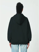 juodas dzemperis su issiuvinetu gyvunu